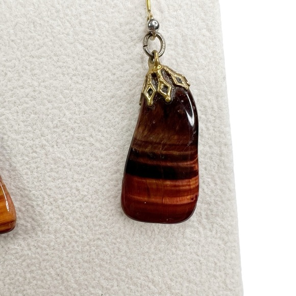 Red Agate Stone Slice Gold Tone Filigree Caps Pierced Earrings - Picture 3 of 9